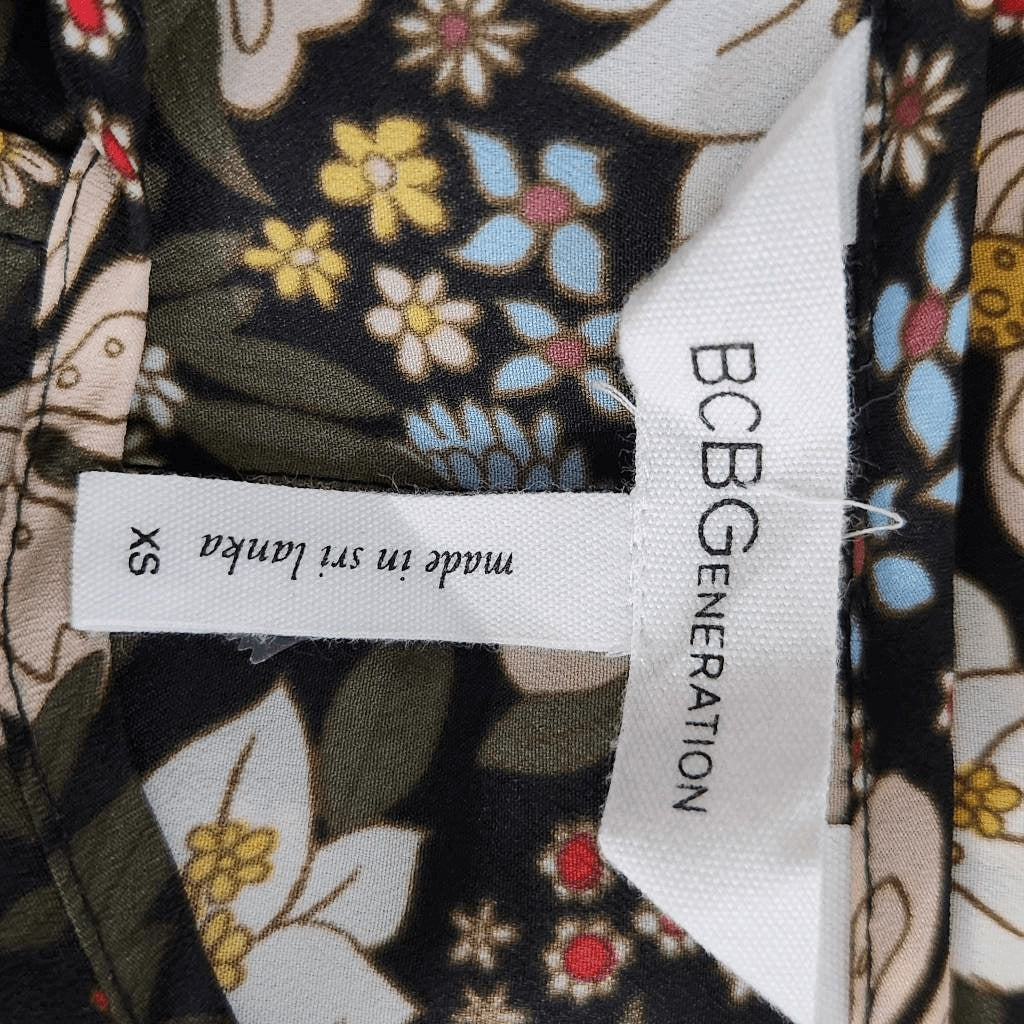 BCBGeneration Black Floral Print Blouse Size XS Floral Boho Top Lace Shoulders