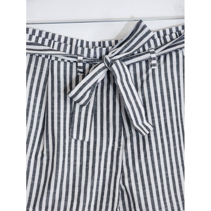 Love Tree Black and White Striped Paperbag Shorts Size Large