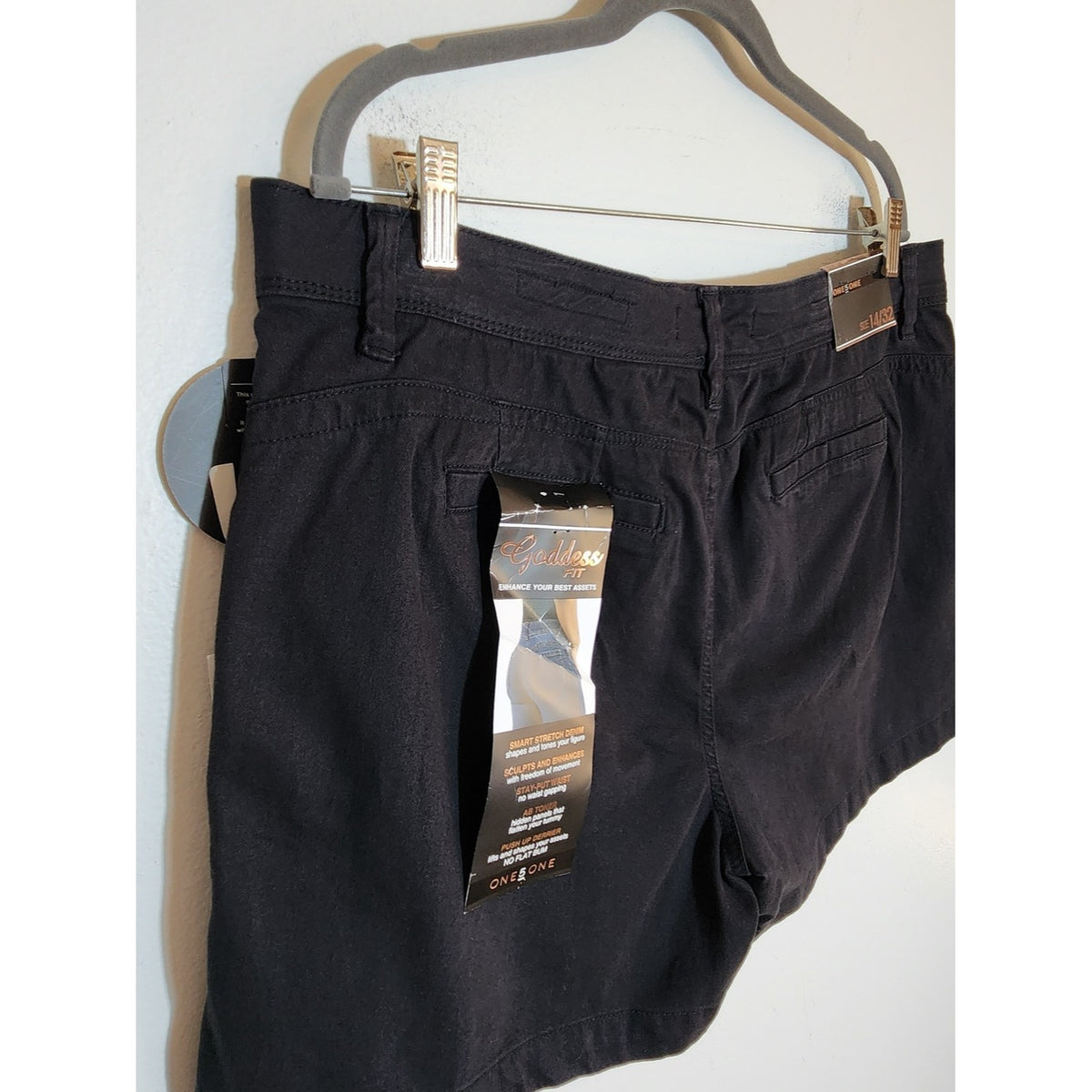 One 5 One Black Goddess Fit Chino Shorts NWT Size 14