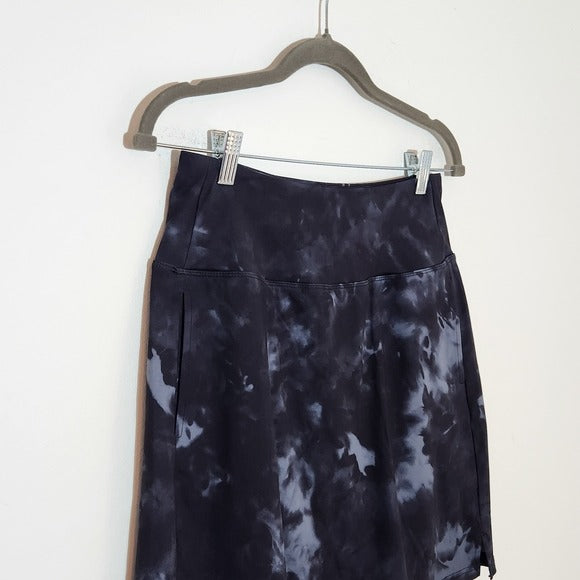 Santiny Black and Gray Print Athletic Skort Size Medium NWT