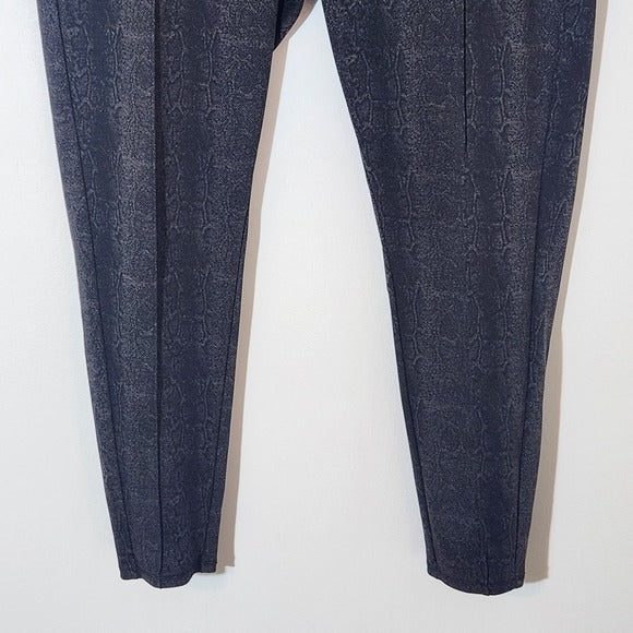 89th + Madison Black and Gray Snakeskin Print Skinny Pants Size XL