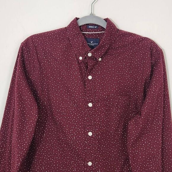 American Eagle Burgundy Buttondown Shirt Size Medium Polka Dot Button-Up Shirt