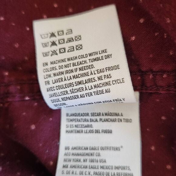 American Eagle Burgundy Buttondown Shirt Size Medium Polka Dot Button-Up Shirt
