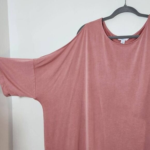 Boutique Plus Pink Oversized Top Size 2X Plus Size Pink Top with Shoulder Slits