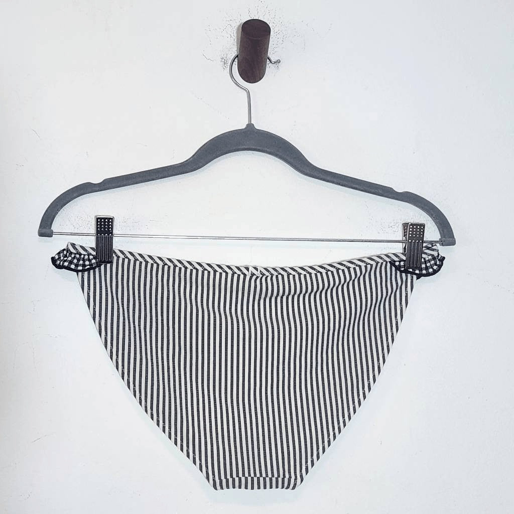 Aerie Stripe Bikini Bottoms with Ruffles NWT Size Medium Full Coverage Bottom