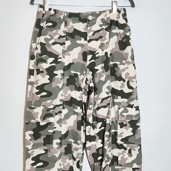 Celebrity Pink Camouflage Cargo Pants NWT Size Small Green Camo Pants