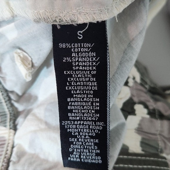 Celebrity Pink Camouflage Cargo Pants NWT Size Small Green Camo Pants