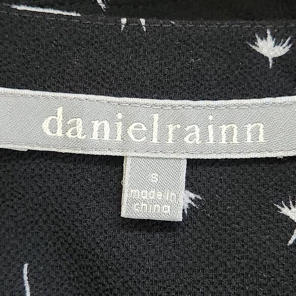 Daniel Rainn Black and White Dandelion Print Blouse Size Small High Low Blouse