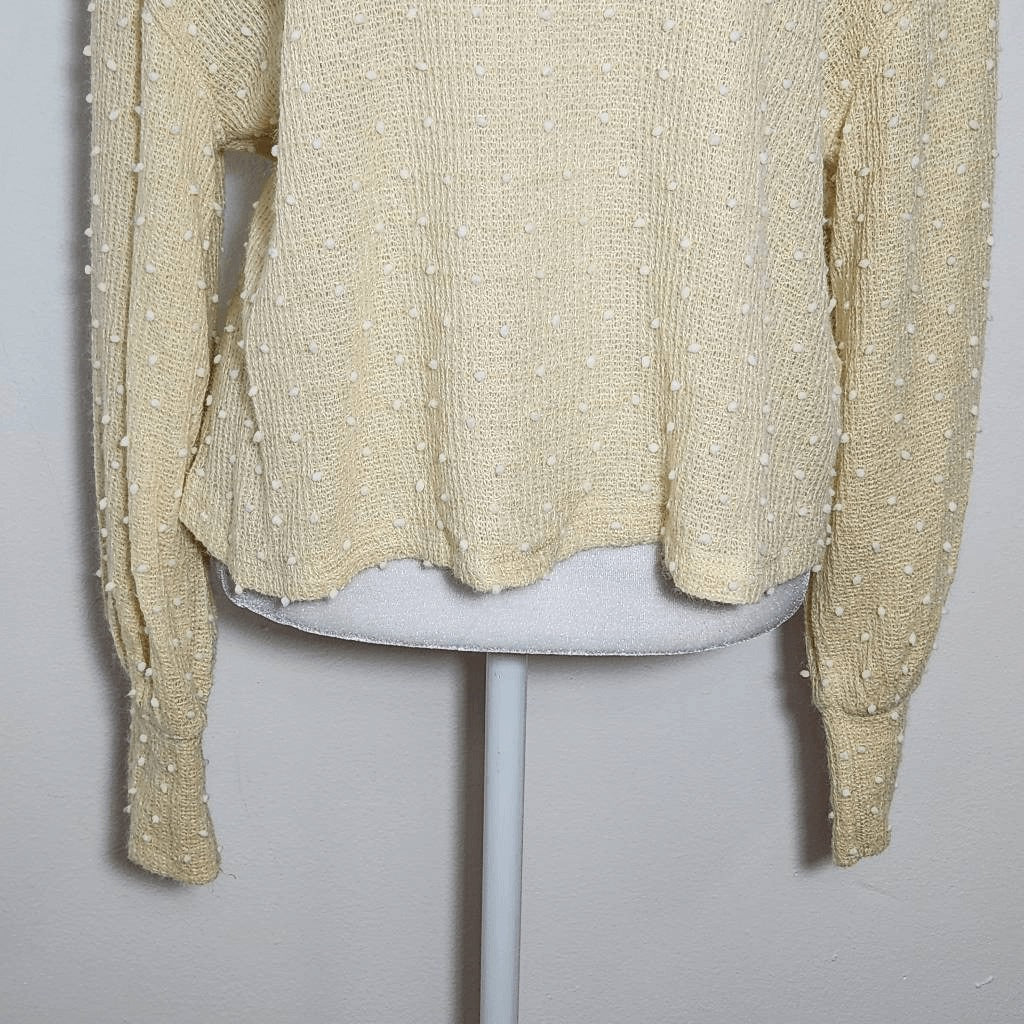 Butter Yellow Ligthweight Sweater with Textured Polka Dots Size Medium