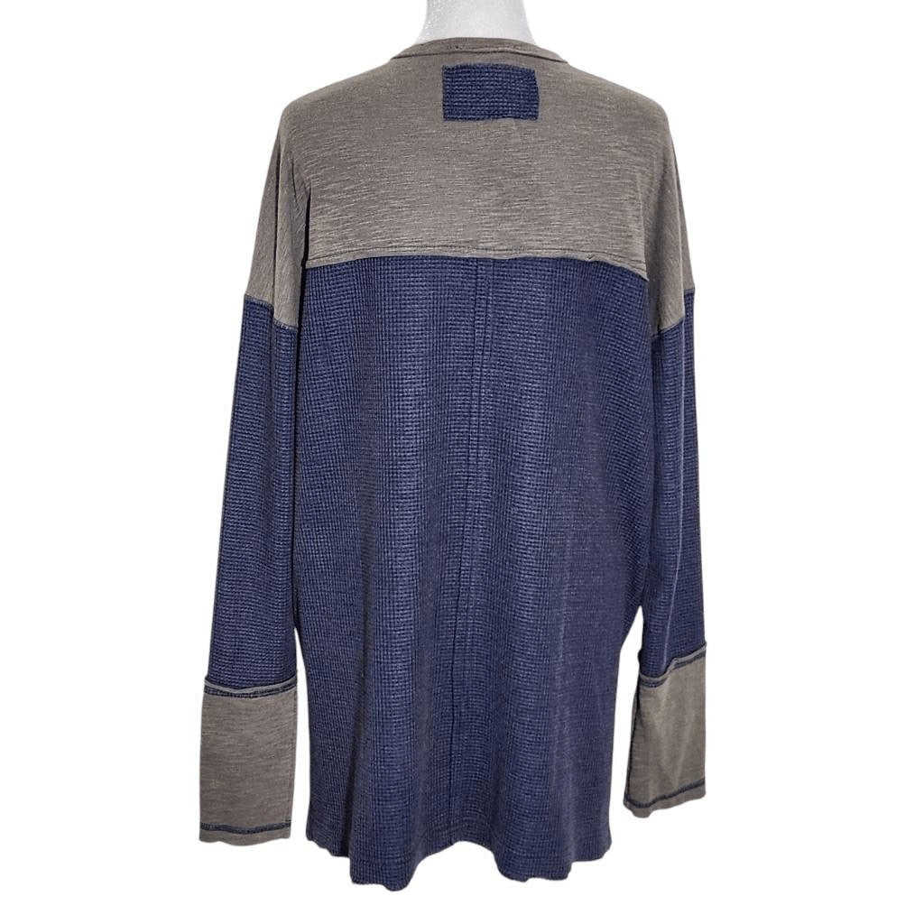 In Loom Charcoal Gray Colorblock Oversized Waffle Knit Henley Top NWT Size Small