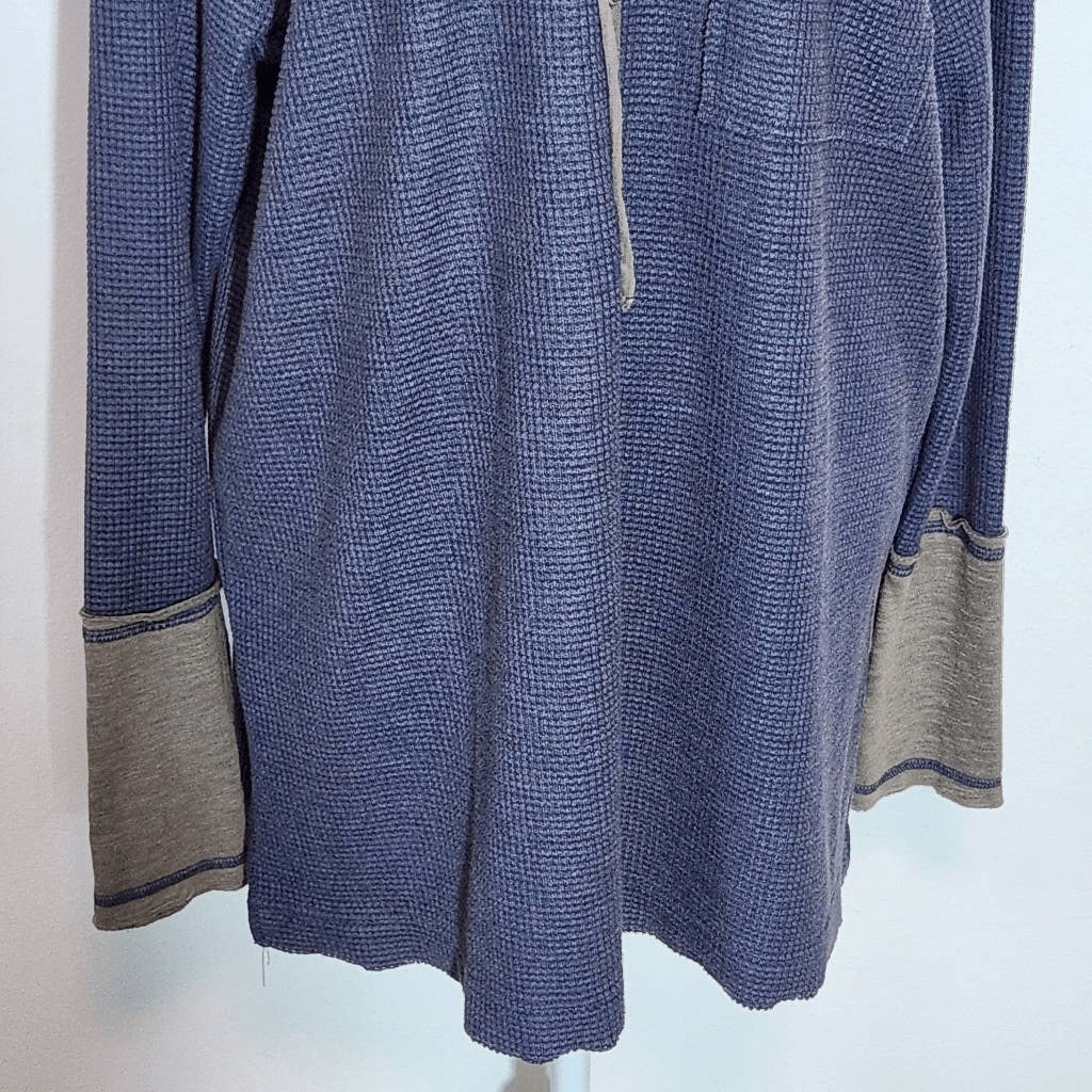 In Loom Charcoal Gray Colorblock Oversized Waffle Knit Henley Top NWT Size Small