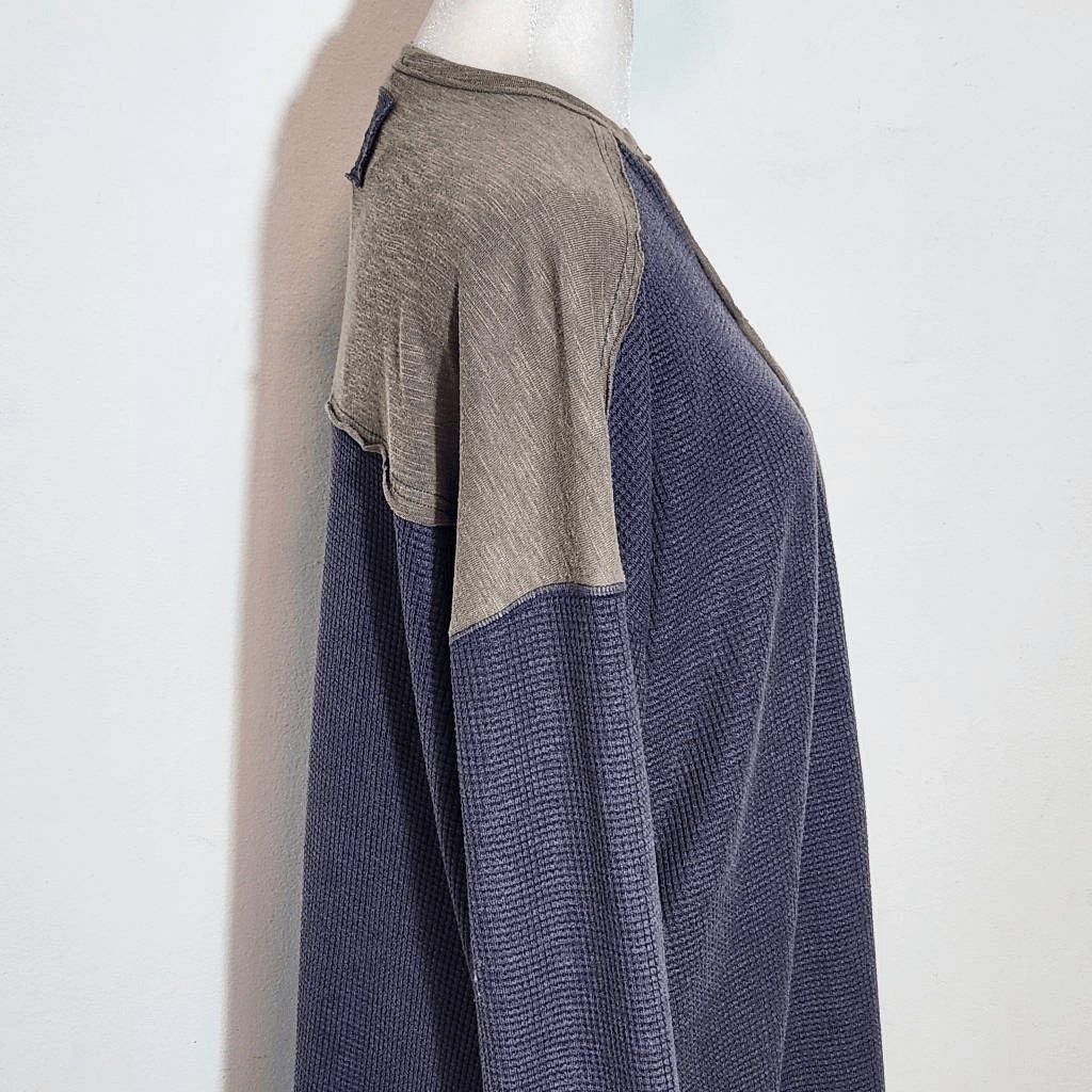 In Loom Charcoal Gray Colorblock Oversized Waffle Knit Henley Top NWT Size Small