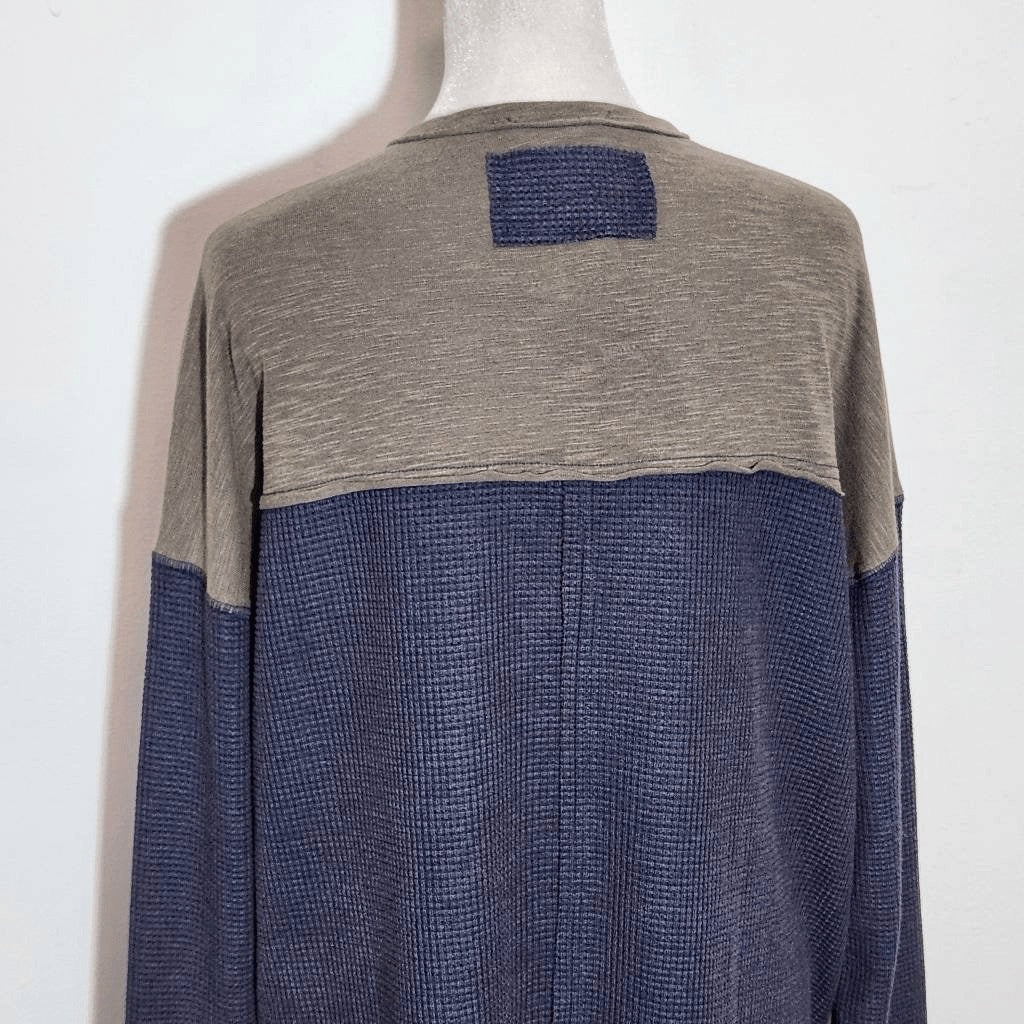 In Loom Charcoal Gray Colorblock Oversized Waffle Knit Henley Top NWT Size Small
