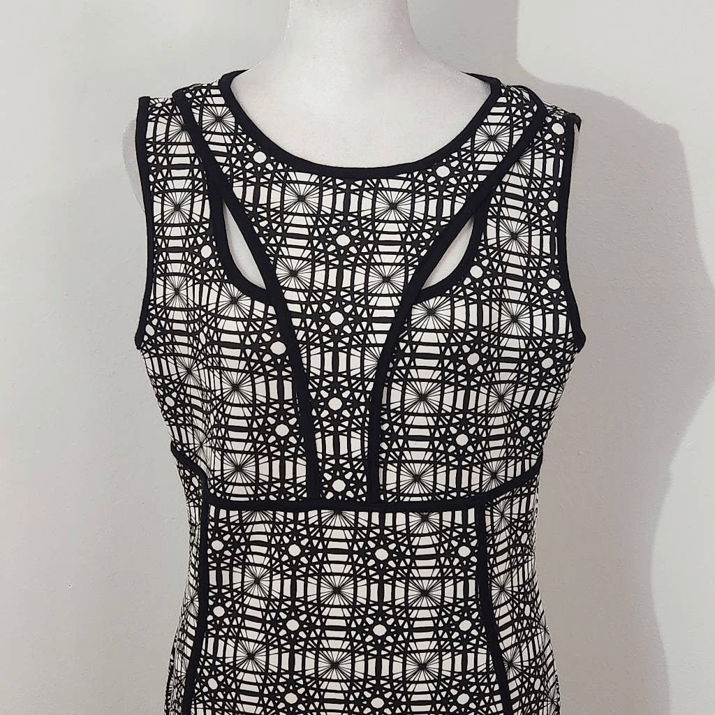BooHoo Black and White Graphic Print Bodycon Dress Size 10 Sexy Fitted Dress