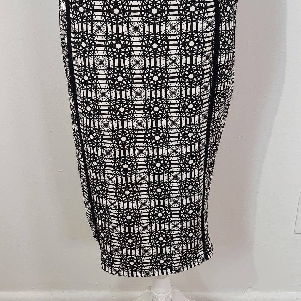 BooHoo Black and White Graphic Print Bodycon Dress Size 10 Sexy Fitted Dress