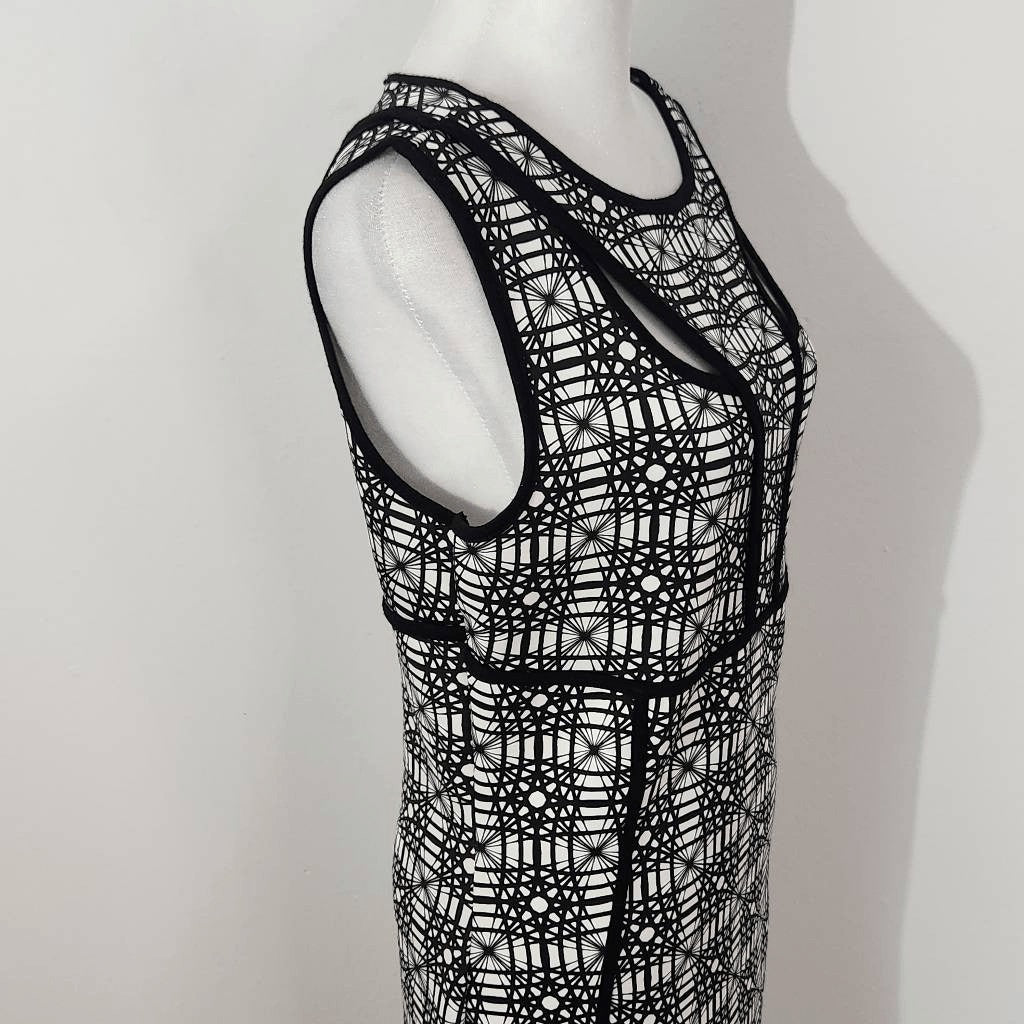 BooHoo Black and White Graphic Print Bodycon Dress Size 10 Sexy Fitted Dress