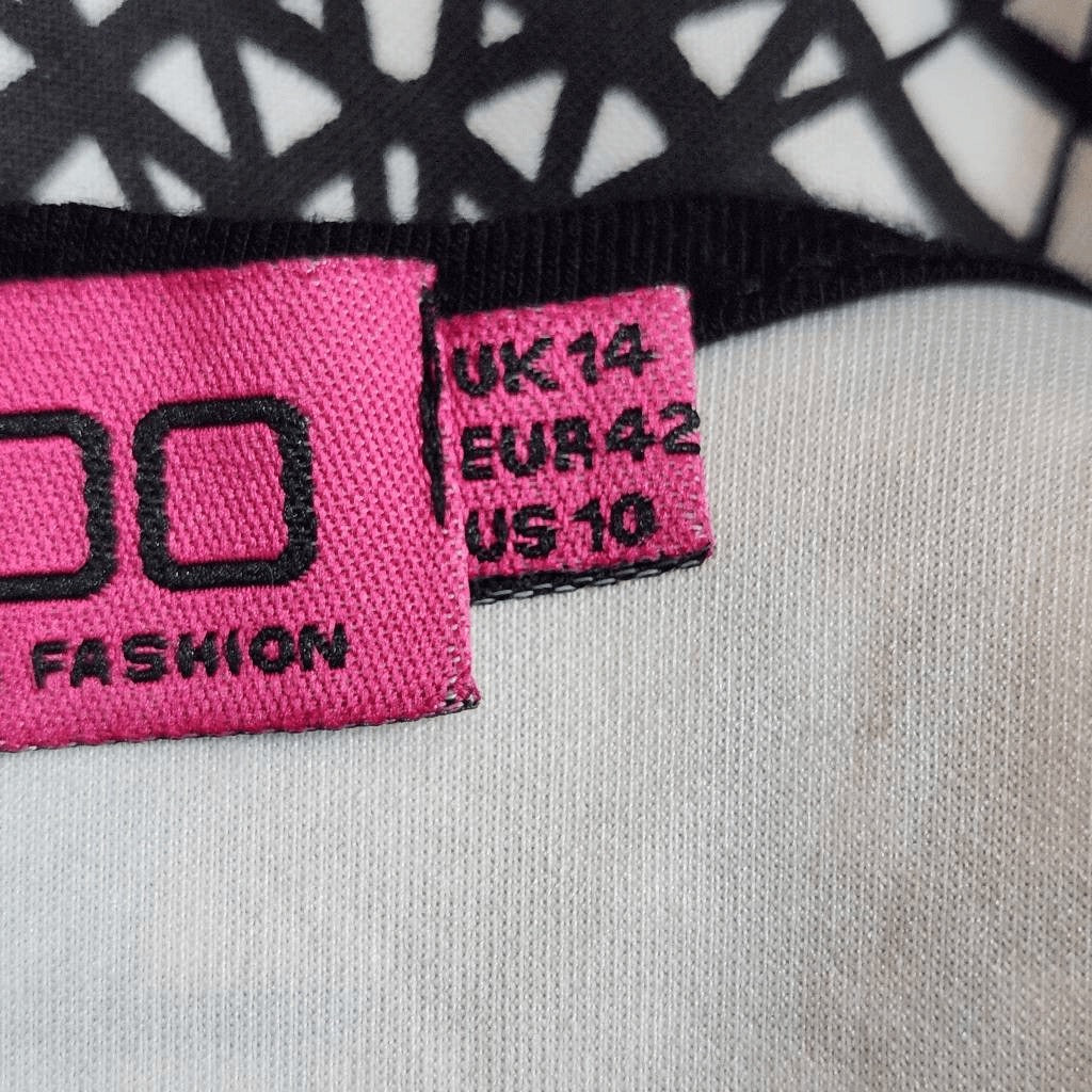 BooHoo Black and White Graphic Print Bodycon Dress Size 10 Sexy Fitted Dress