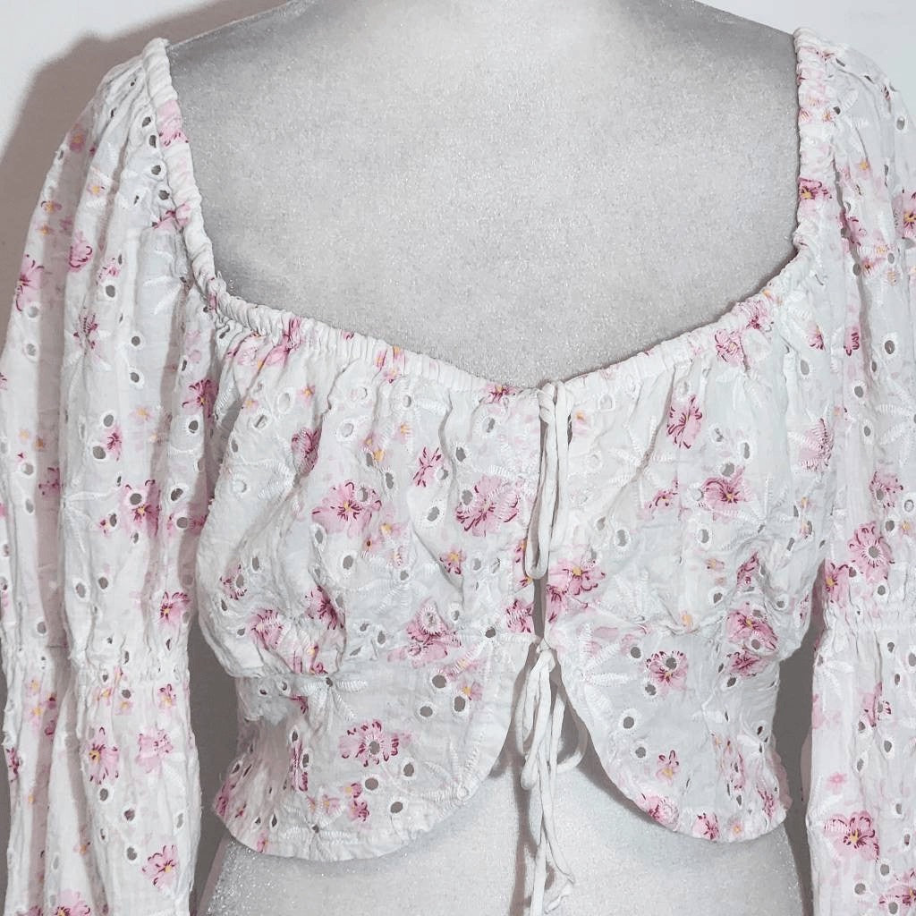 ASTR The Label Pink Floral Long Sleeve Crop Top Size Large Eyelet Lace Crop Top