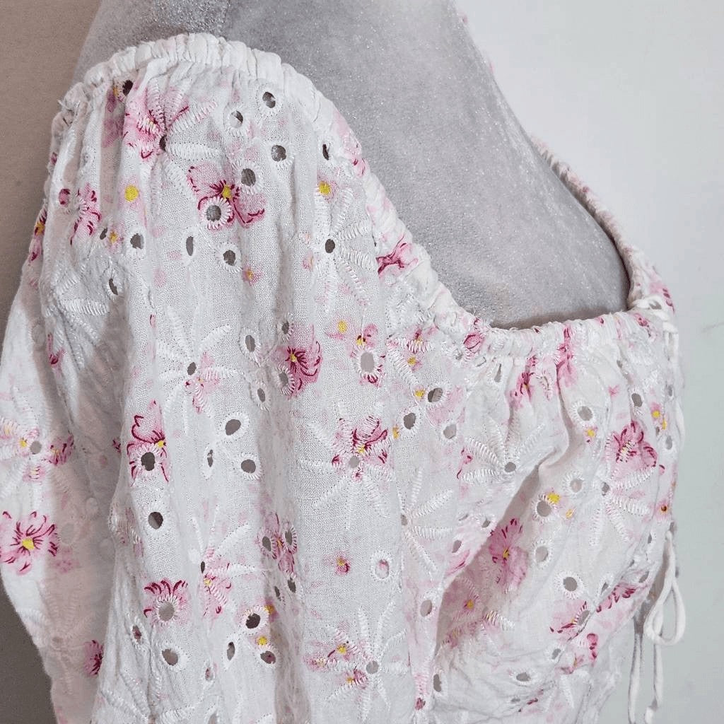 ASTR The Label Pink Floral Long Sleeve Crop Top Size Large Eyelet Lace Crop Top