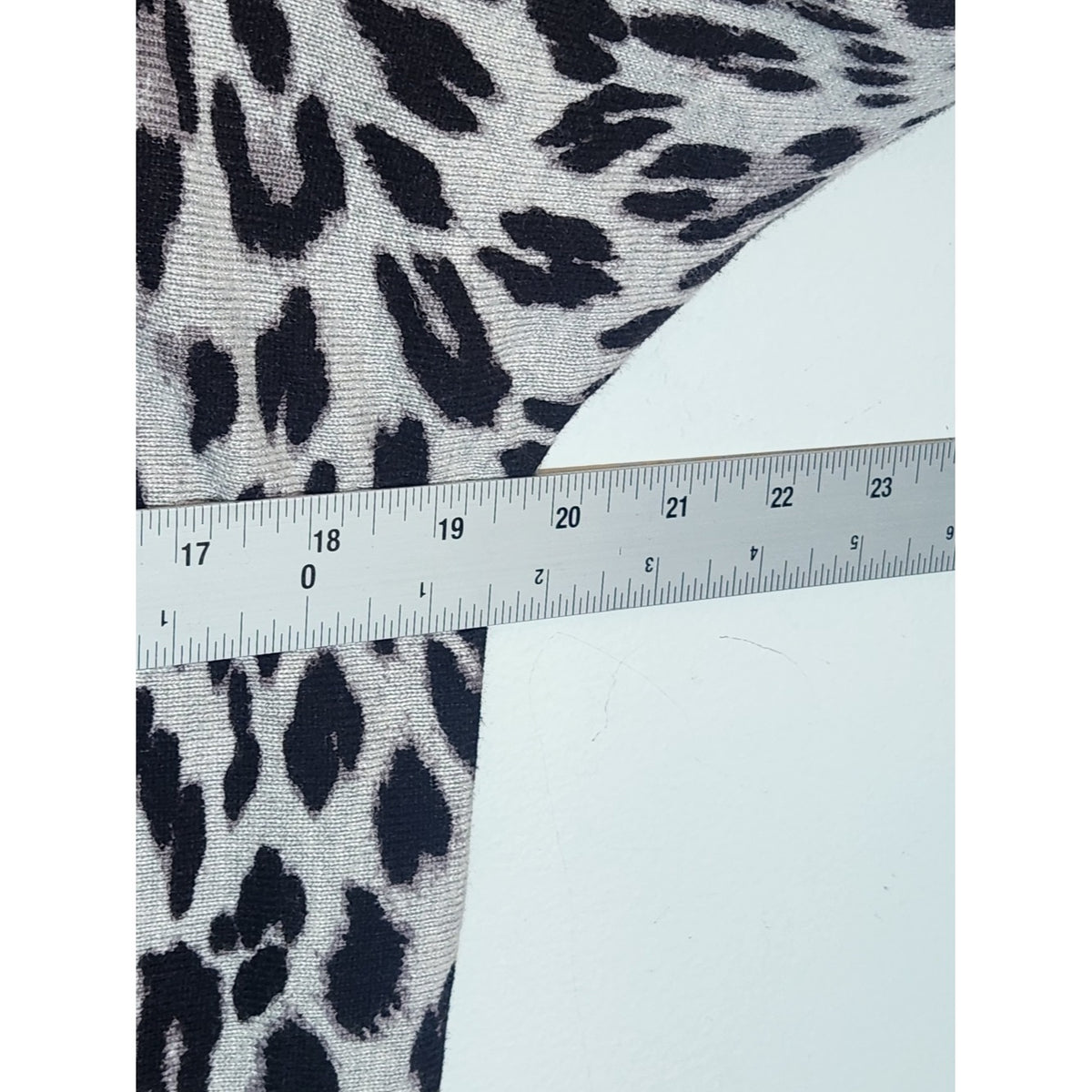 INC International Concepts Gray and Black Leopard Print Tunic Sweater Sz Medium