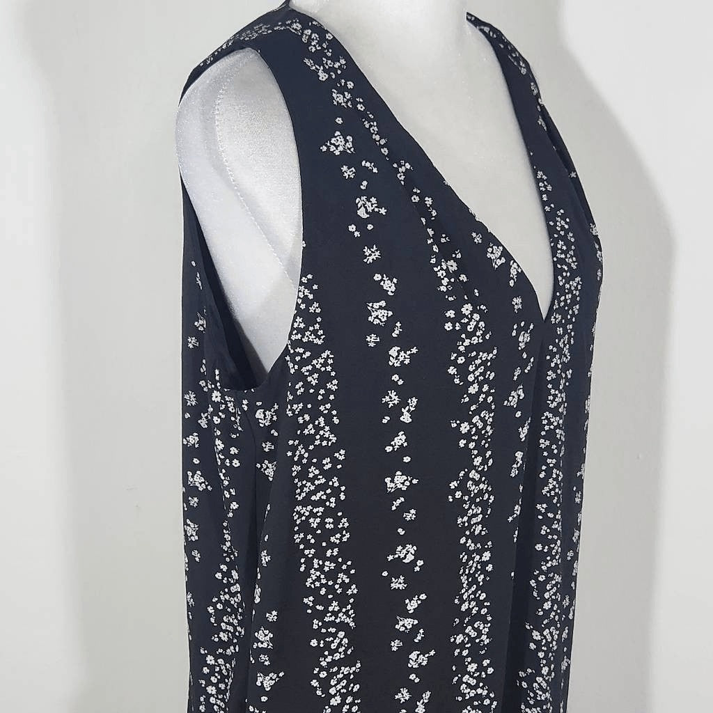 BCBG Paris Black and White Floral V-Neck Dress with Ruffle Hem NWT Size Medium