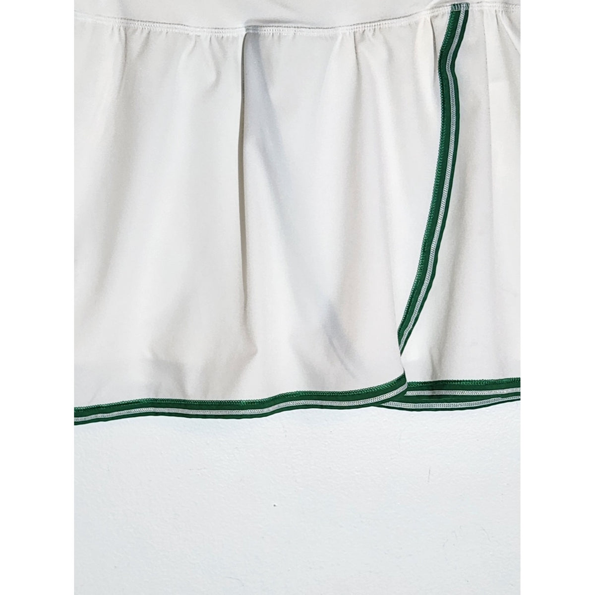 Crane White and Green Athleisure Skort Size Small Flaw