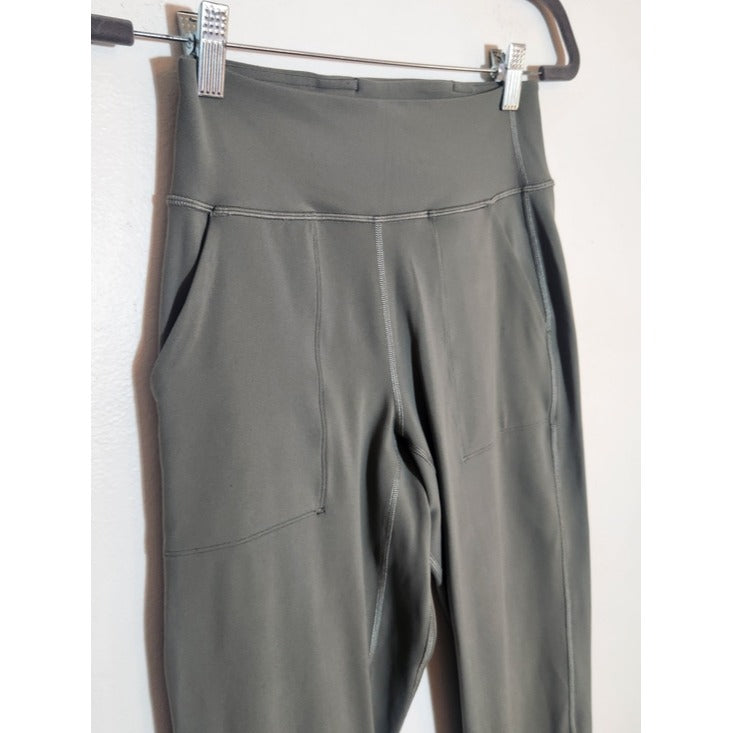 Lululemon Green Capri Joggers Size 6