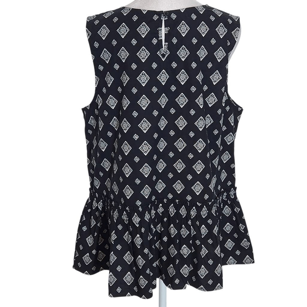 Time and Tru Black and White Print Sleeveless Blouse NWT Size Large 12-14