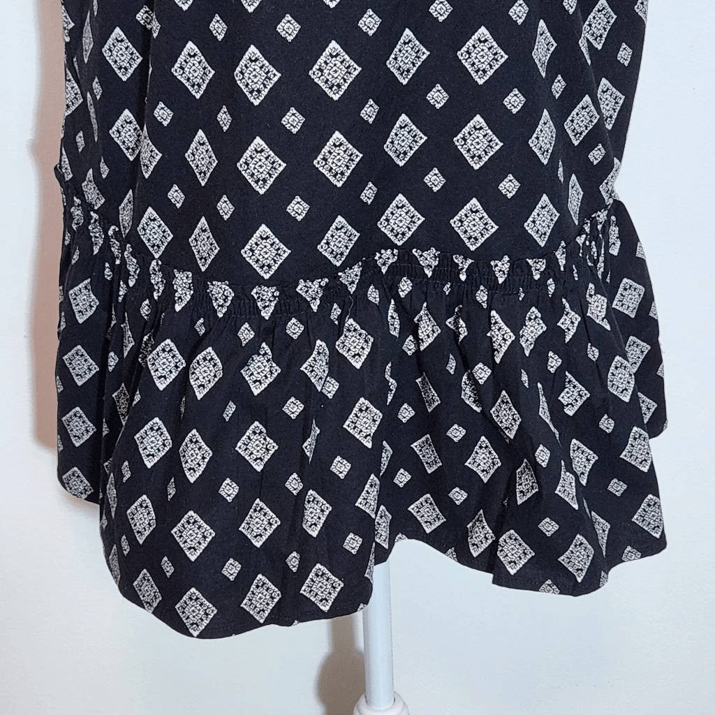 Time and Tru Black and White Print Sleeveless Blouse NWT Size Large 12-14
