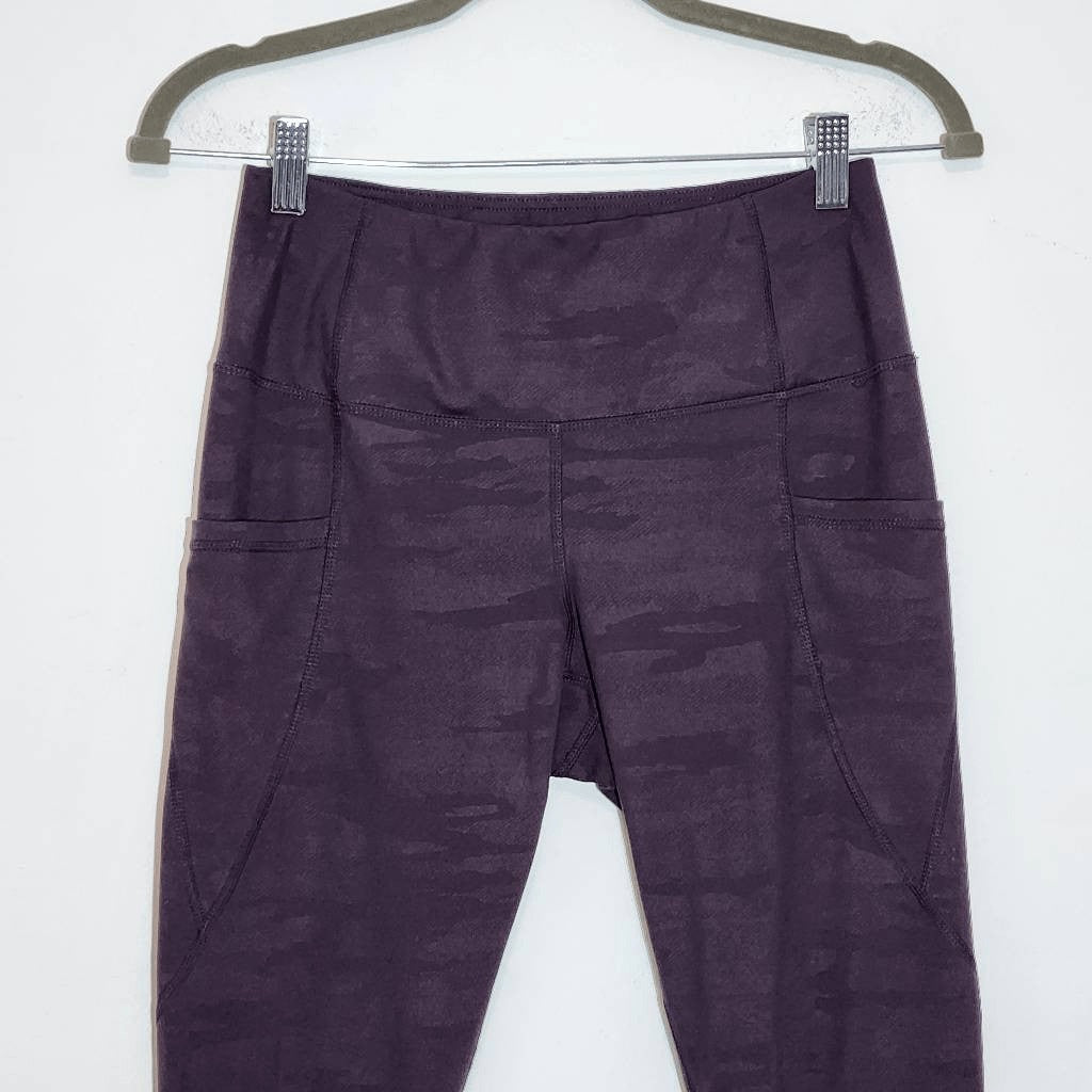 Active Life Purple Camo Capri Leggings Size Medium Purple Leggings