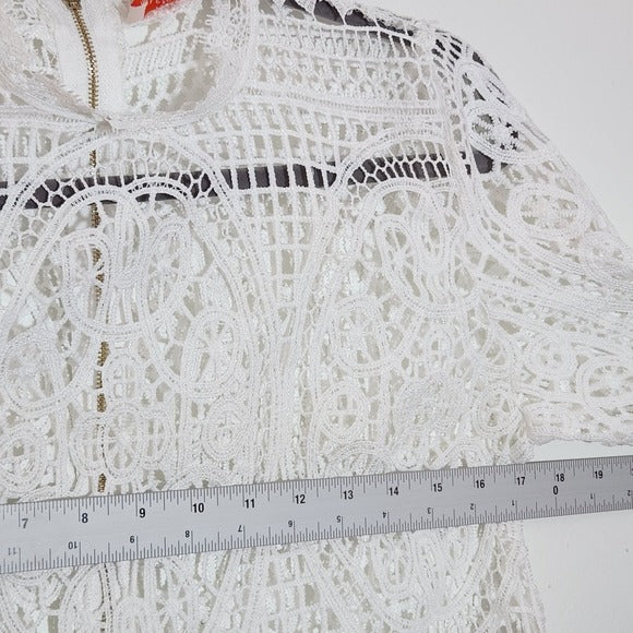 Mele & Pere White Lace Cropped Blouse Size Medium