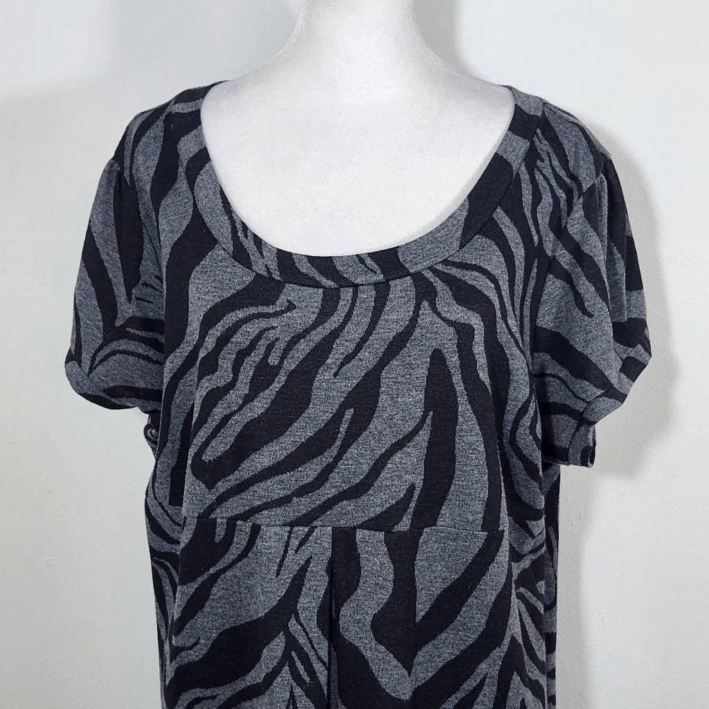 Enfocus Studio Gray Zebra Stripe Dress Size 20W Knee-Length Animal Print Dress
