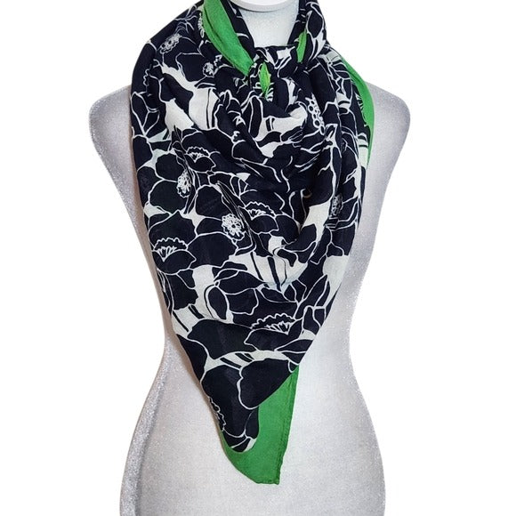 Banana Republic Navy and Green Floral Print Scarf Size 42 X 42