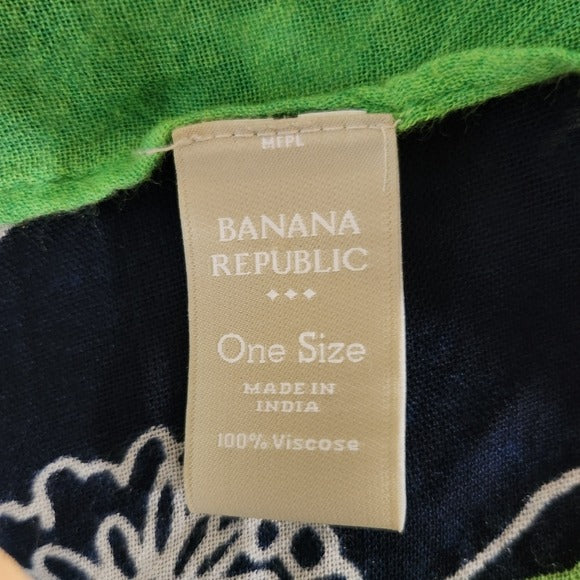 Banana Republic Navy and Green Floral Print Scarf Size 42 X 42