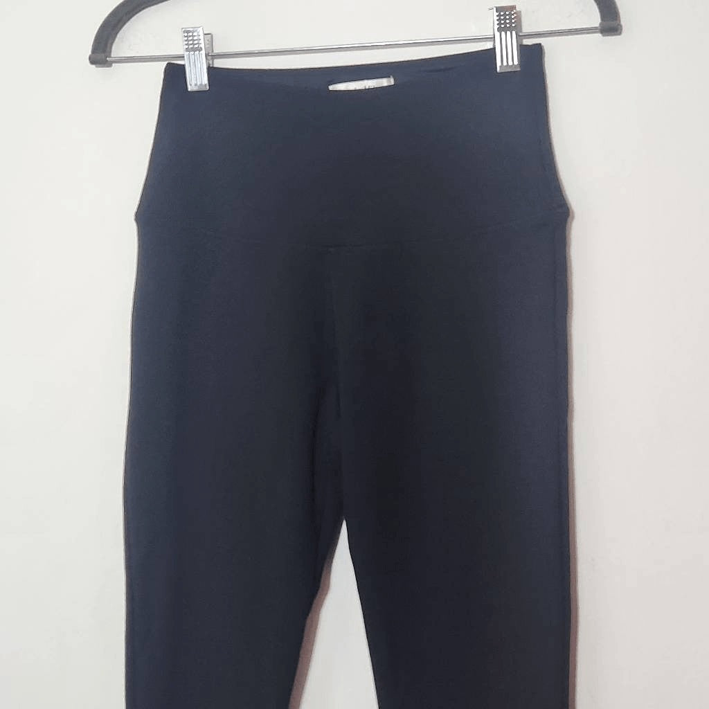 Venezia Milano Black Cropped Leggings Size Small Black Capri Leggings