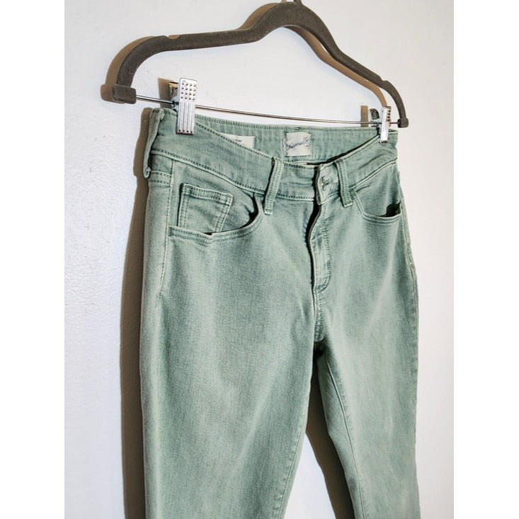 Universal Thread Mint Green Mid-Rise Skinny Jeans Size 6