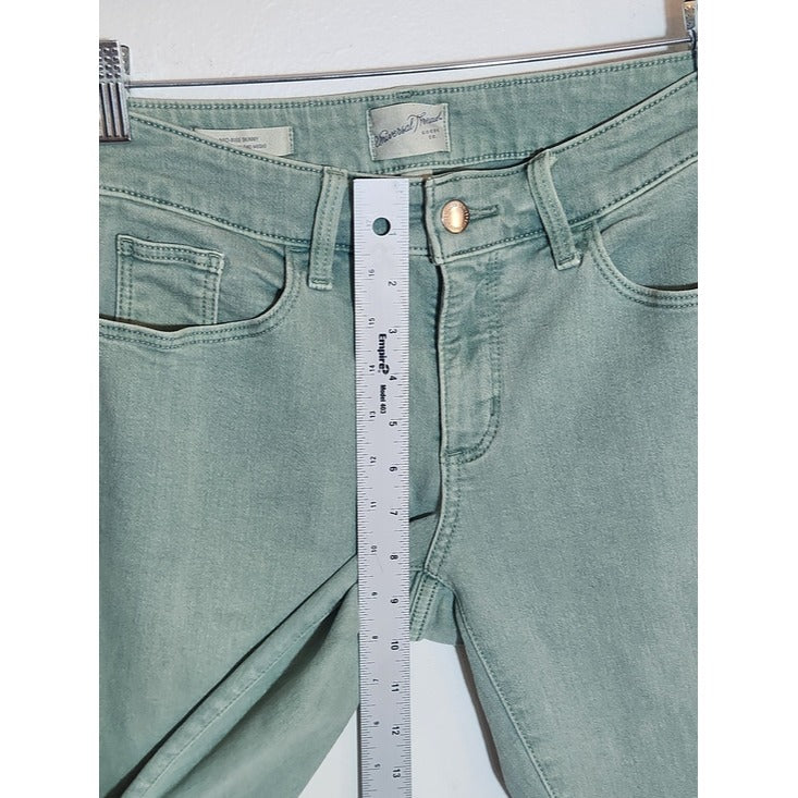 Universal Thread Mint Green Mid-Rise Skinny Jeans Size 6