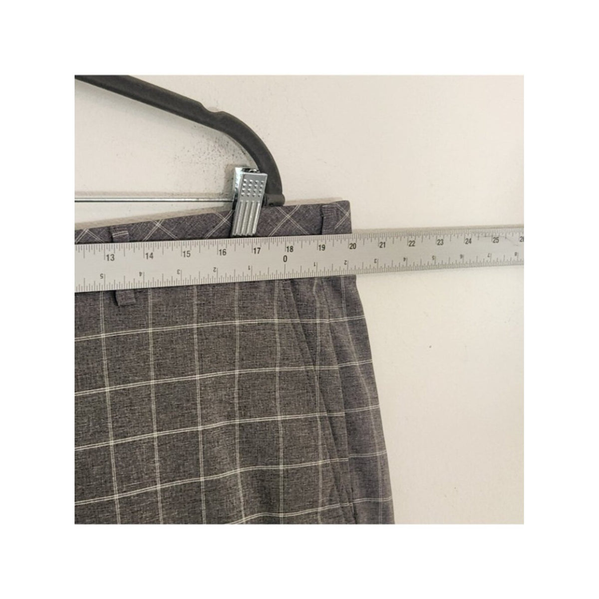 Walter Hagen Gray and White Plaid Performance Golf Shorts Size 40