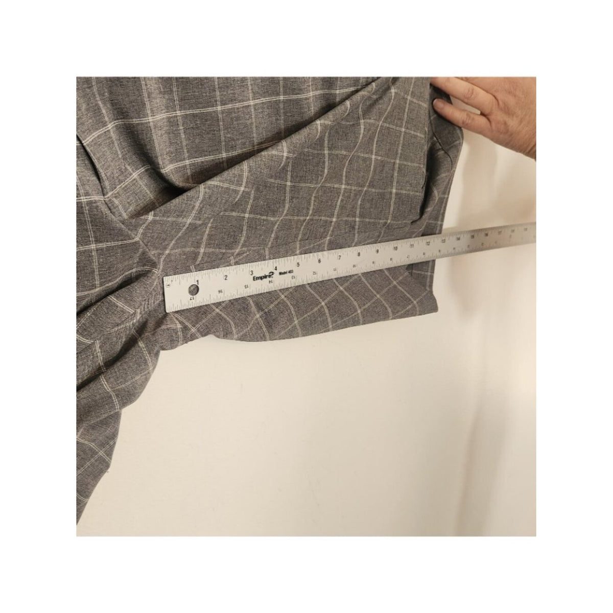 Walter Hagen Gray and White Plaid Performance Golf Shorts Size 40