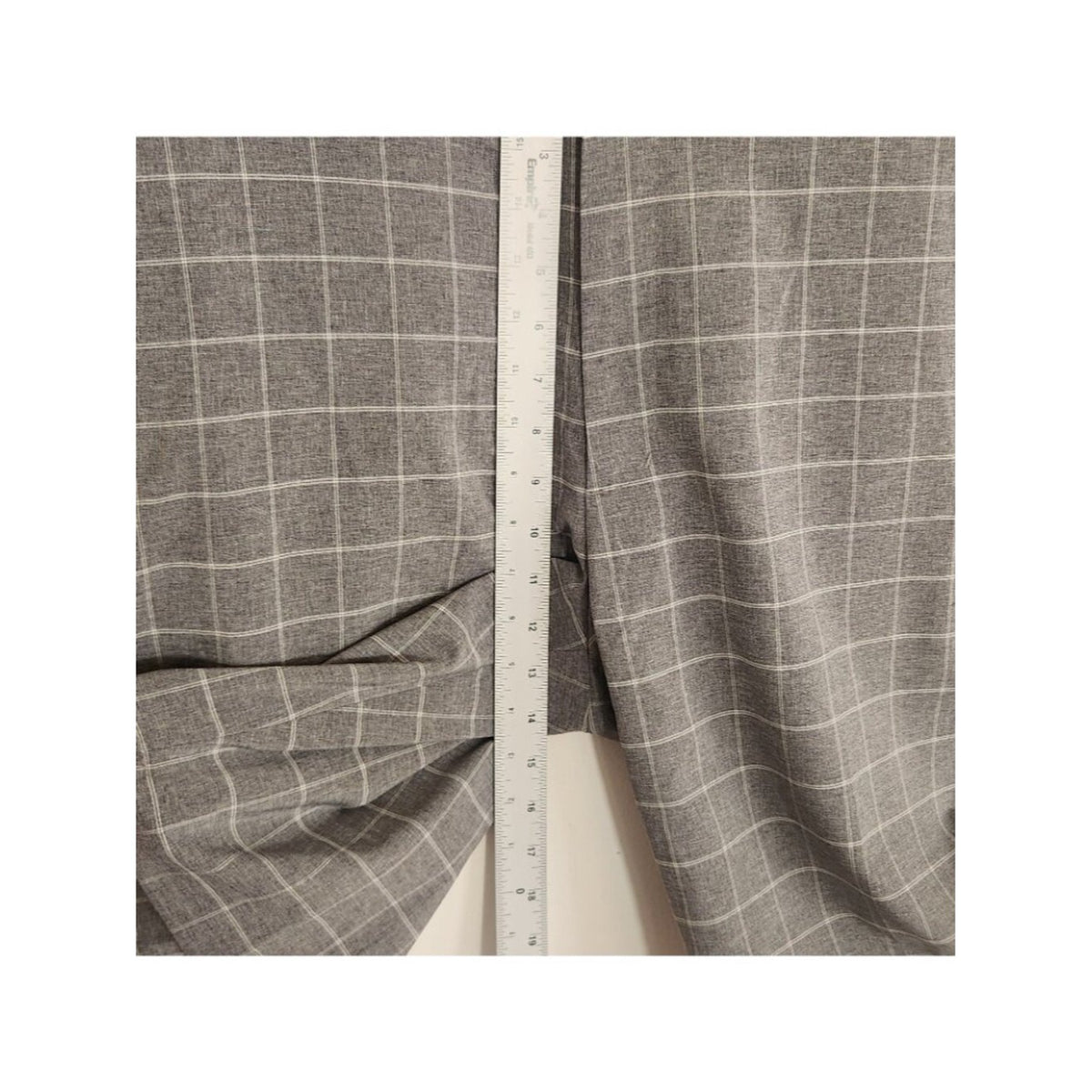 Walter Hagen Gray and White Plaid Performance Golf Shorts Size 40