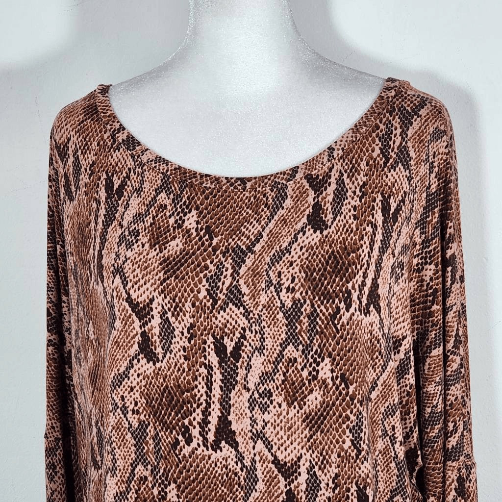 Express Brown Snakeskin Print Long Dolman Sleeve Oversized T-Shirt Size Medium