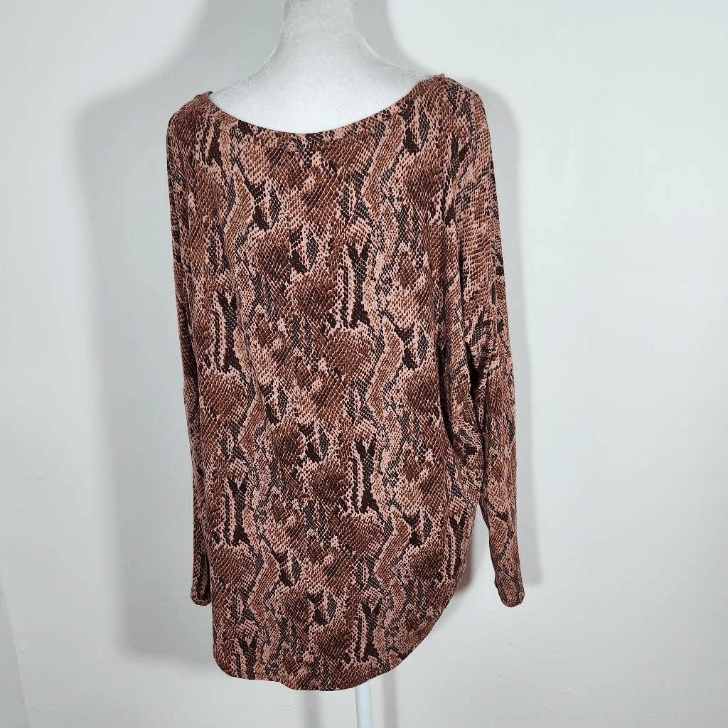 Express Brown Snakeskin Print Long Dolman Sleeve Oversized T-Shirt Size Medium