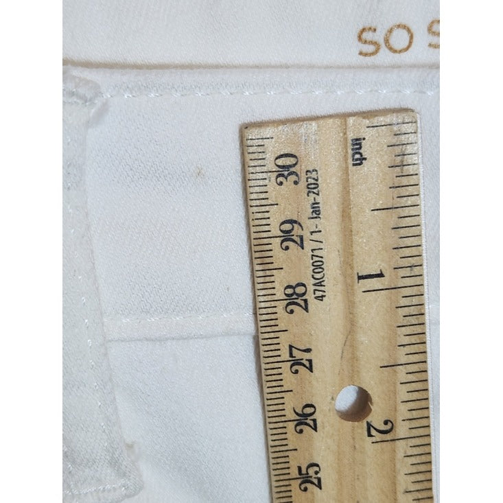 Chico's White Slim Leg Girlfriend Capri Jeans Size 6 Petite