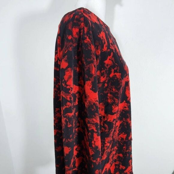Carmen Marc Valvo Red and Black Print Blouse with Bell Sleeves Size XL, New
