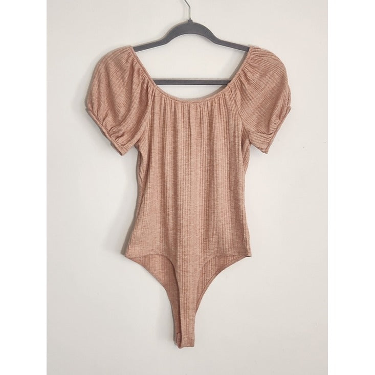 Celebrity Dusty Pink Ribbed Puffy Sleeve Bodysuit Size Medium