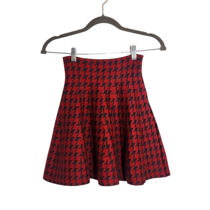 New Look Red and Gray Houndstooth Knit Skater Mini Skirt Size Medium NWOT