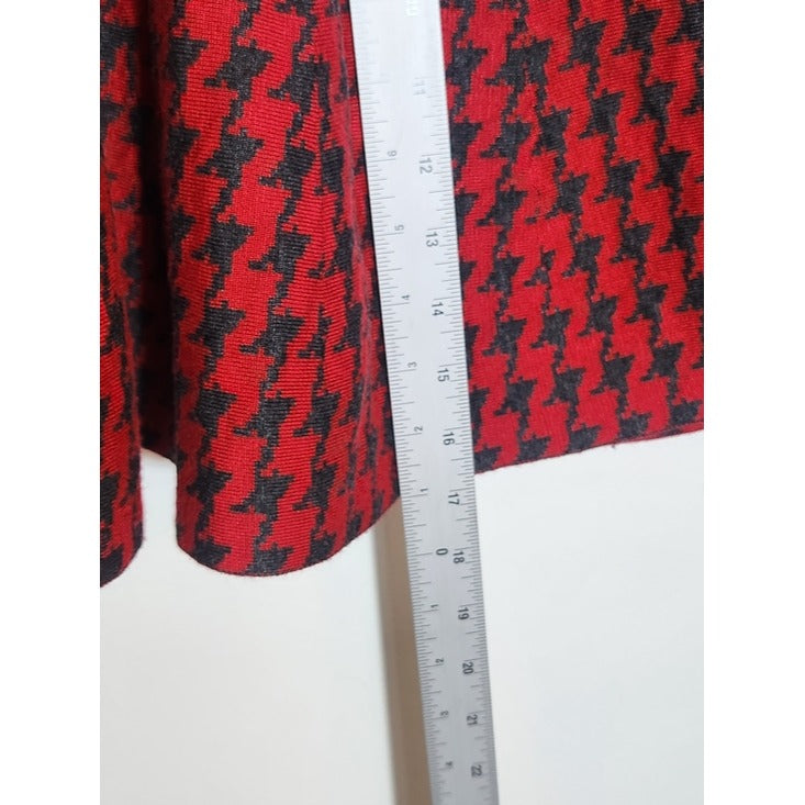 New Look Red and Gray Houndstooth Knit Skater Mini Skirt Size Medium NWOT