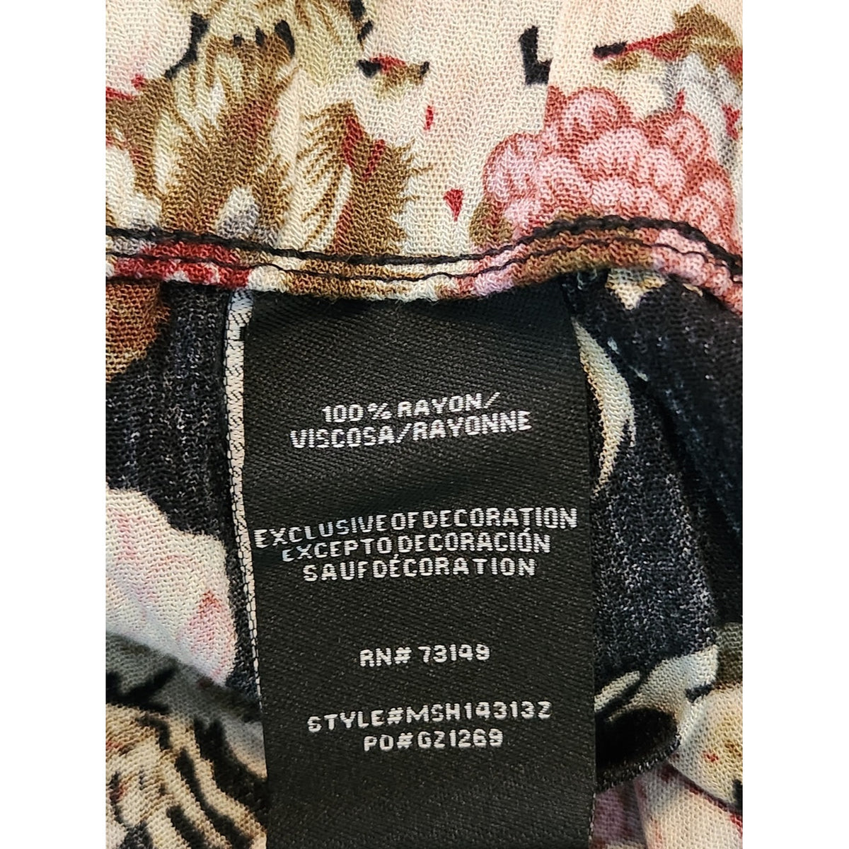 One 5 One Black and Pink Floral Boho Flowy Shorts Crochet Lace NWT Size Large