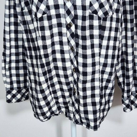 Bit & Bridle Black and White Plaid Flannel Button Down Shirt Size Large