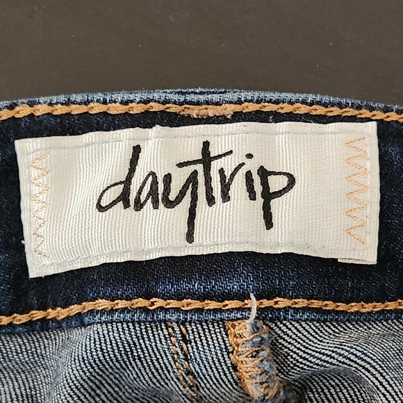 Daytrip Lynx Distressed Cropped Flare Jeans Size 32